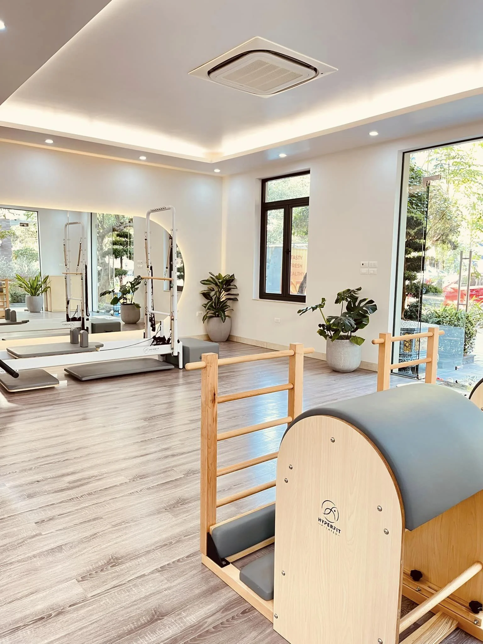 Mở phòng tập pilates có diện tích nhỏ? Winki x Hyperfit 13 327275565 6010983735590038 3888581300635411109 n