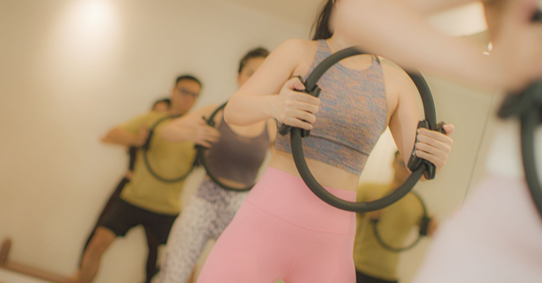 CAC BAI TAP PILATES LAM GIAM DAU LUNG DAU COT SONG