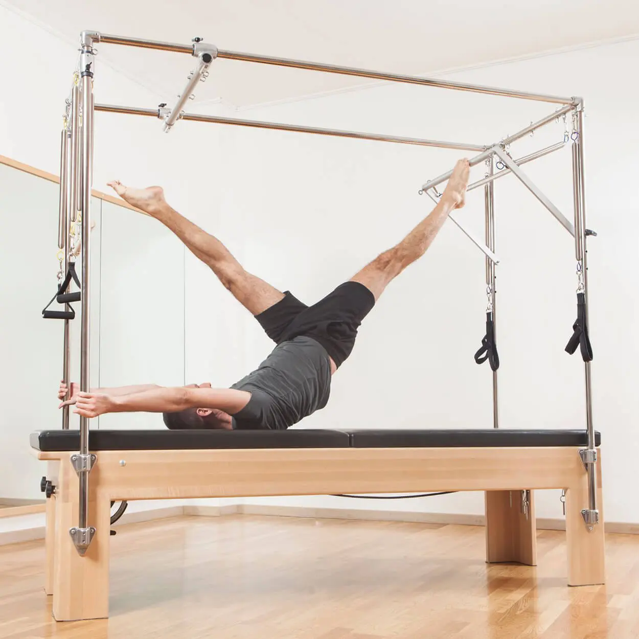 pilates cadillac a73f9e7b ec16 49b1 ae88 2bcab8bd0d4c