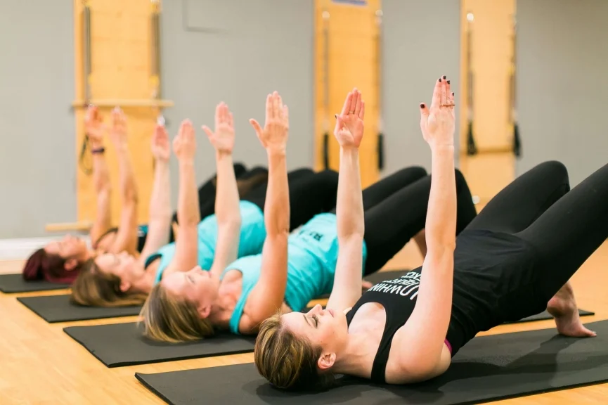 pilates la gi ma dua nhau tap cac bai tap pilates don gian nhat 94496